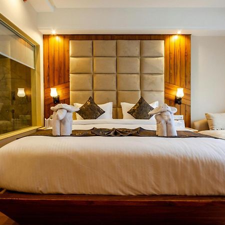 Airport Delhi Aerocity Inn Plaza New Delhi Exterior photo