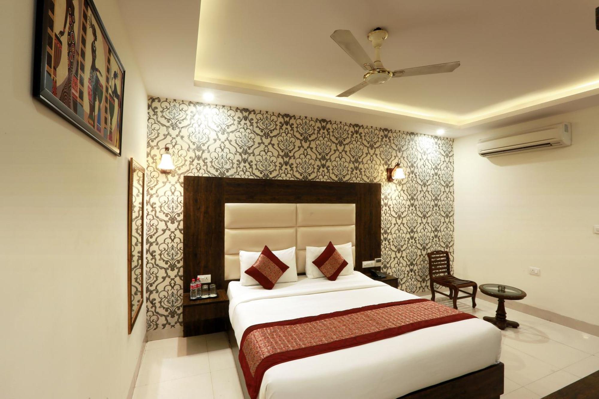 Airport Delhi Aerocity Inn Plaza New Delhi Exterior photo
