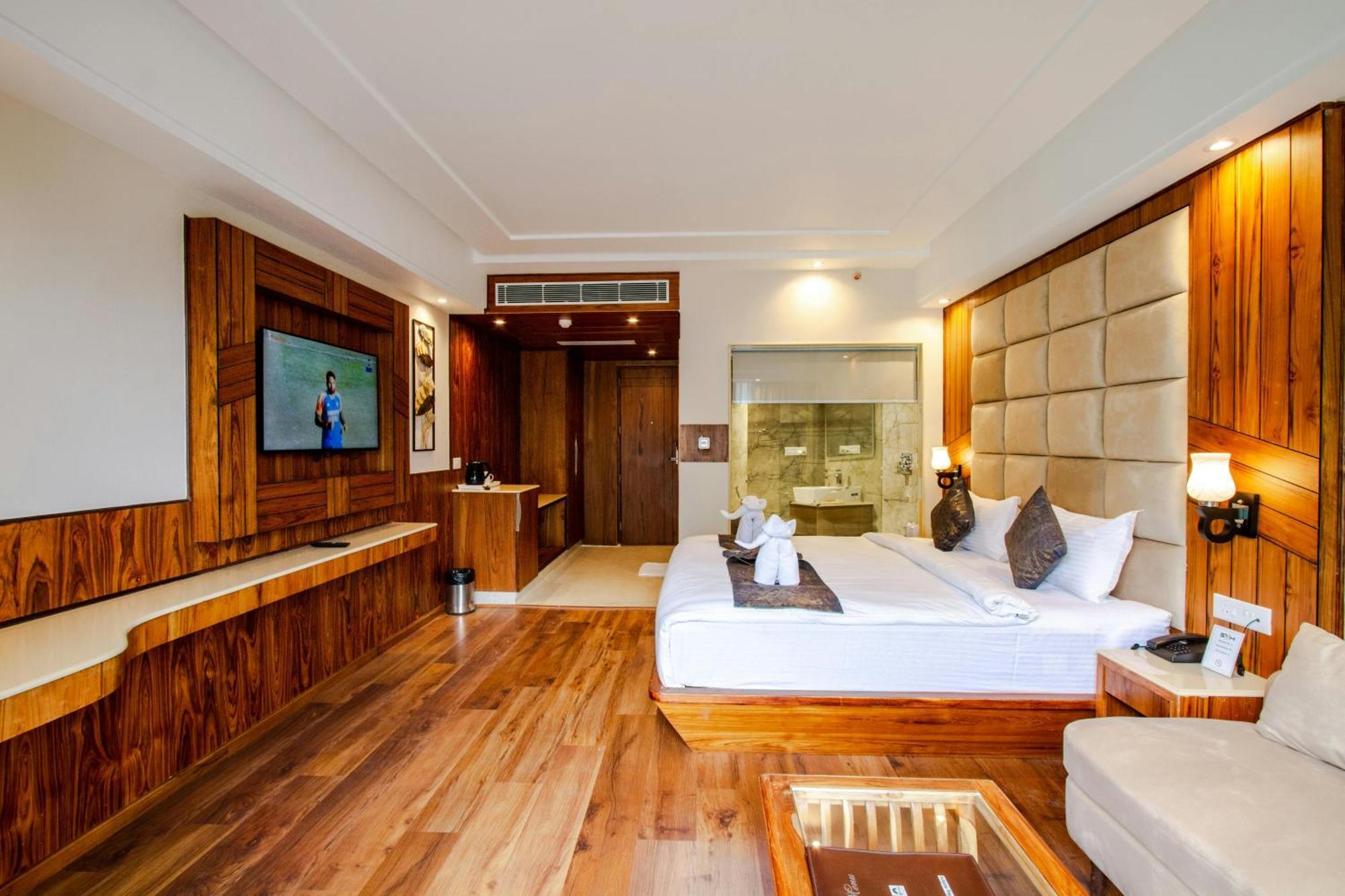 Airport Delhi Aerocity Inn Plaza New Delhi Exterior photo