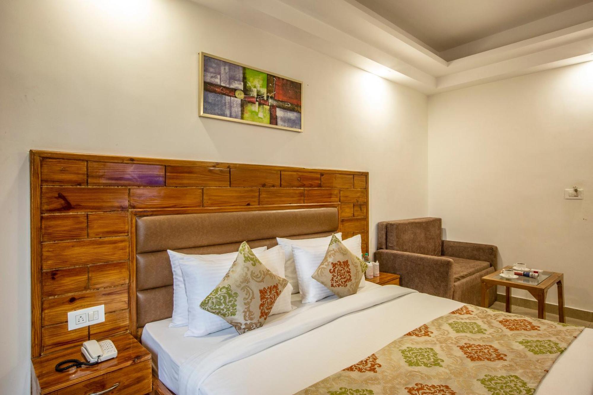 Airport Delhi Aerocity Inn Plaza New Delhi Exterior photo